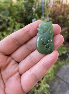 天然和田玉碧玉仿古龙佩镂空吊坠