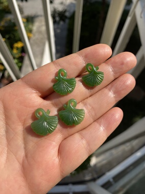 天然和田玉小众碧玉银杏叶女耳饰