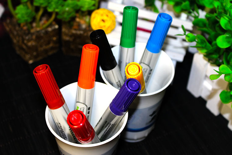 무료 배송 어린이 그림 그리기 보드 교육을위한 컬러 화이트 보드 펜 8 색 펜 ZHI 브랜드 지울 수 있는 수성 마커