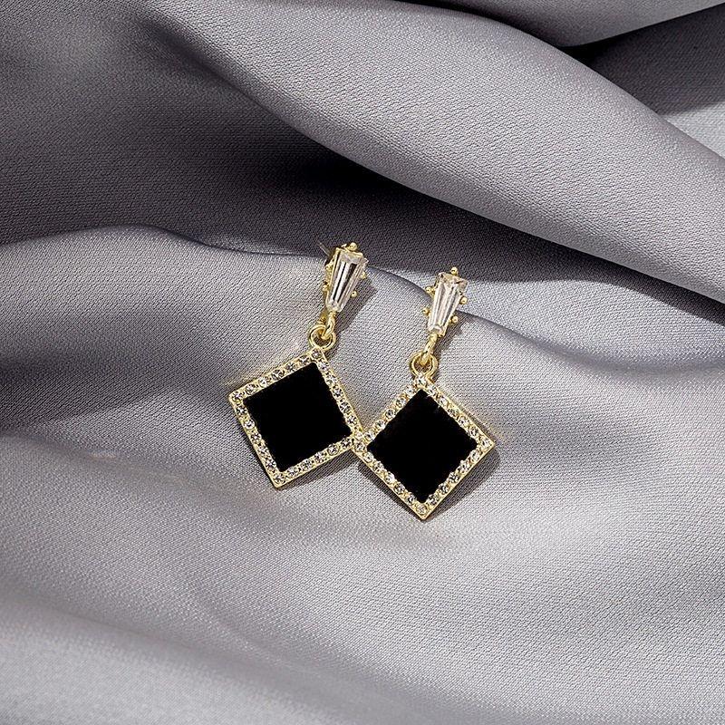 网红超滴油黑色菱形耳坠韩国闪