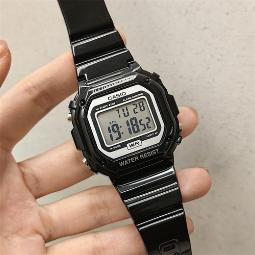 卡西欧黑色方块运动手表