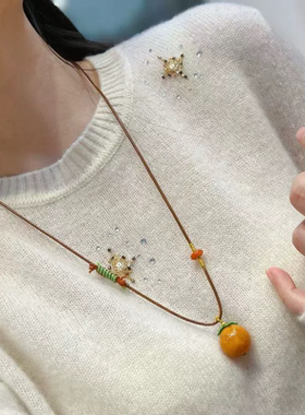 原创设计天然俄料鸡油黄蜜蜡平安果吊坠项链编织叶子脖绳毛衣链