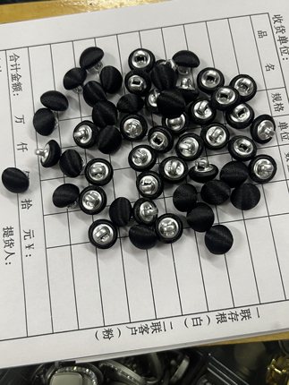 品质黑色真丝面料.黑色舒美绸蘑菇包扣.高档黑色绸缎面钮扣衬衫扣