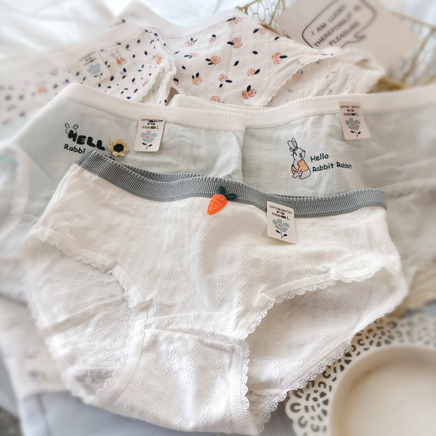 纯棉a类少女内裤中腰包臀抑菌裆 可爱蓝白印花兔软花边三角短裤,女士内衣/男士内衣/家居服,女三角裤,淘宝优惠券,粉丝福利购,淘宝优惠卷