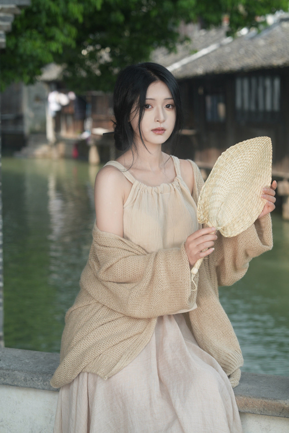 她来了江南烟雨慵懒马海毛开衫棉麻半裙舒适肚兜式挂脖背心套装女