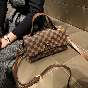 香港品牌包包女2023新款洋气休闲手提小方包真皮质感单肩斜挎小包