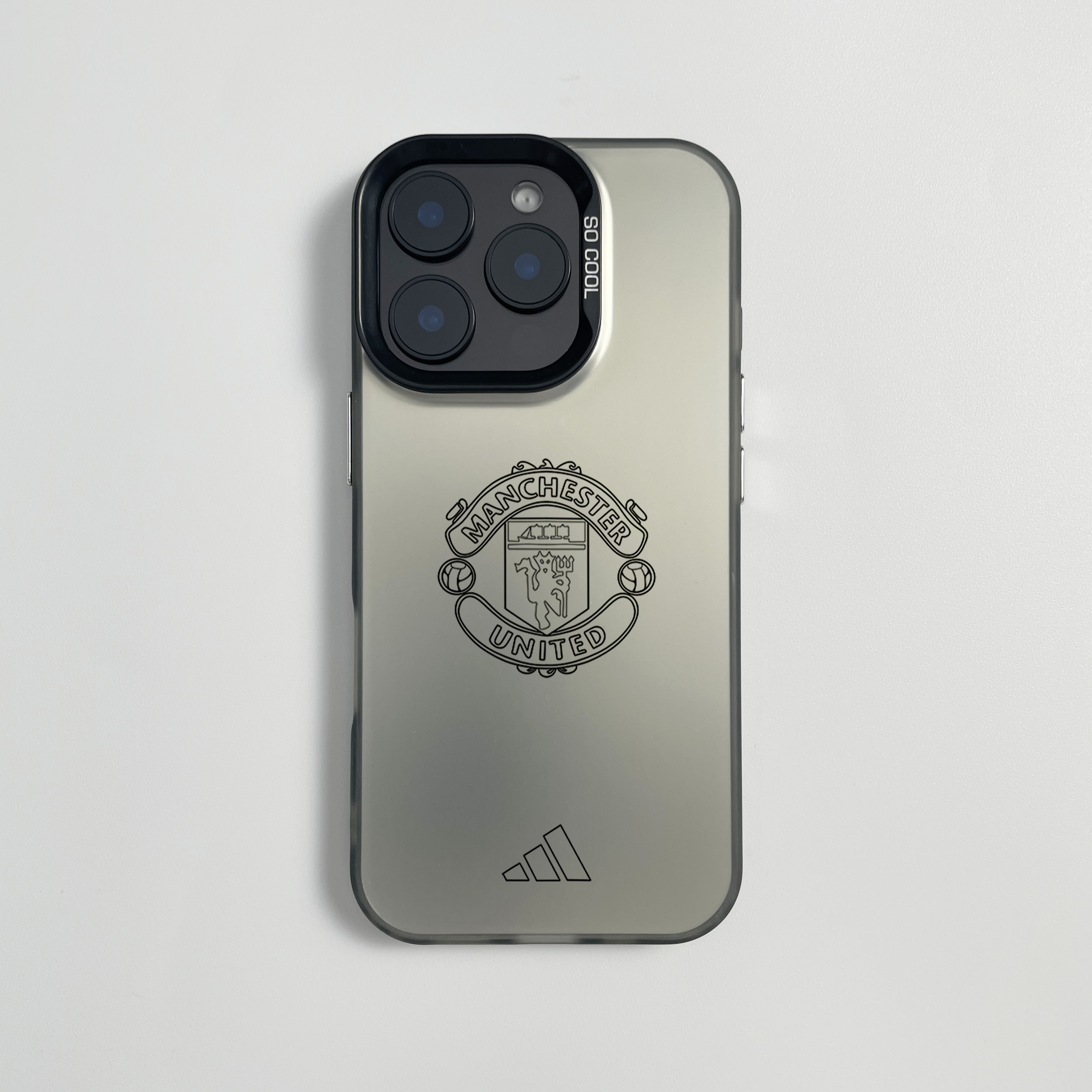 曼联勾线队徽适用于苹果17promax手机壳iphone16e酷潮15PLUS足球14磨砂13男xsmax新款12pro女11新款保护套