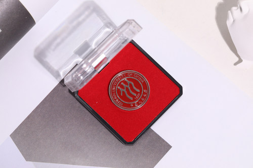 中国人民大学校徽纪念品
