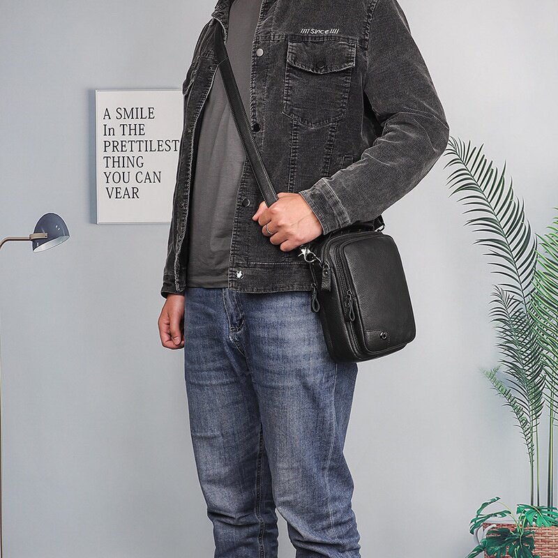 2026春夏现货新款男士单肩包真皮男包休闲男斜挎包头层牛皮男小