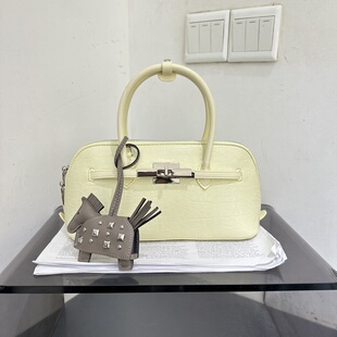 劳拉时黛新款复古休闲荔枝纹手提贝壳包实用时尚简约斜挎百搭通勤