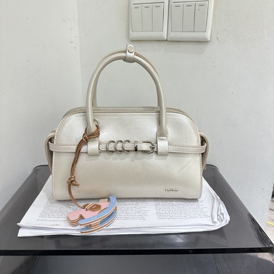 劳拉时黛新款时尚手提贝壳包小众潮时尚休闲斜挎女包简约百搭春色