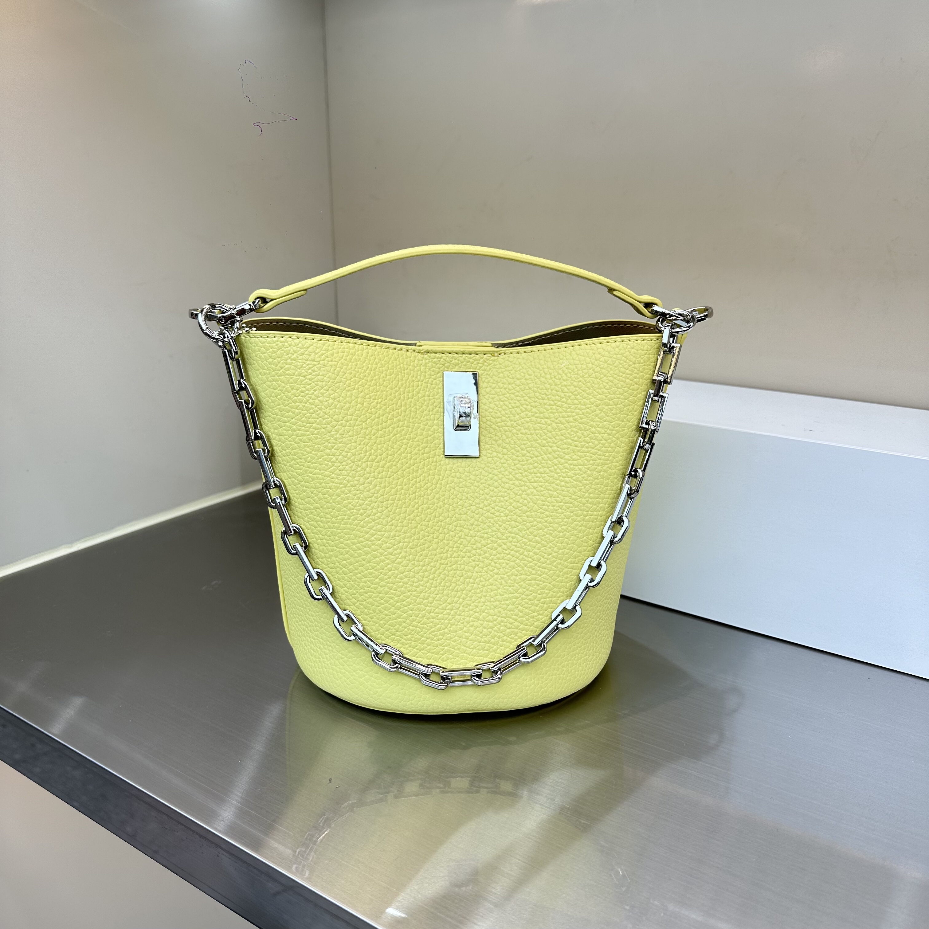 新款复古休闲慵懒风软皮手提水桶包斜挎女包子母包纯色简约大容量