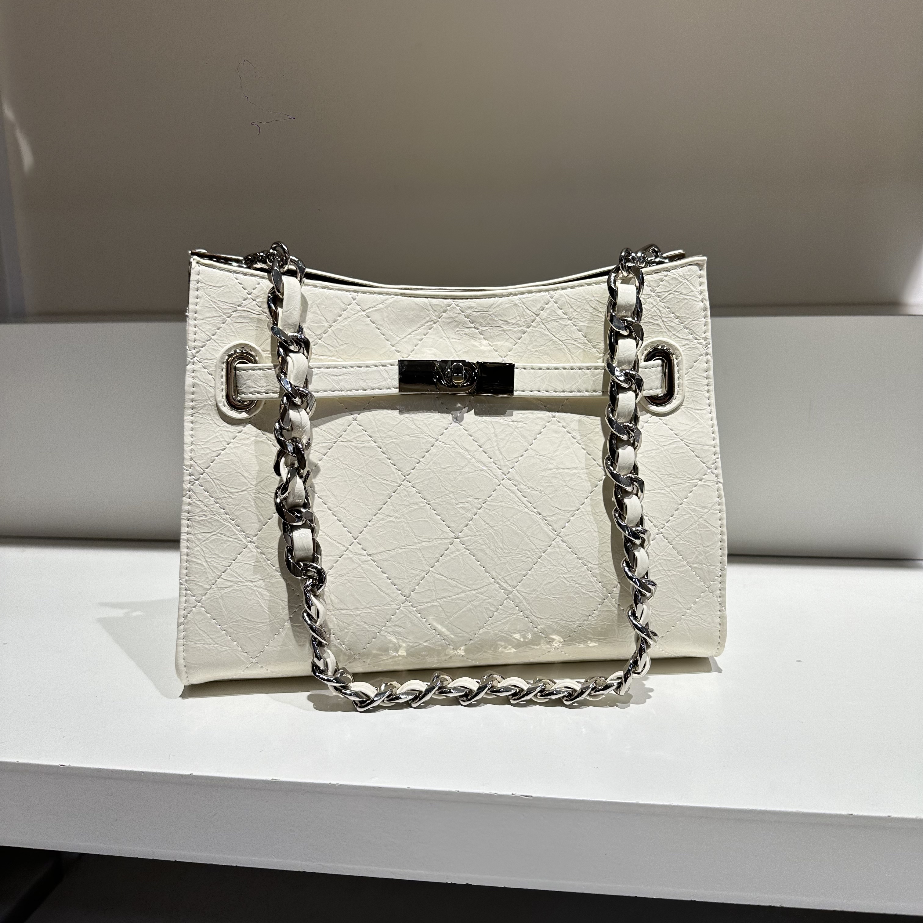 小香风黑白色新款复古菱格链条单肩腋下包休闲慵懒风软皮分层斜挎