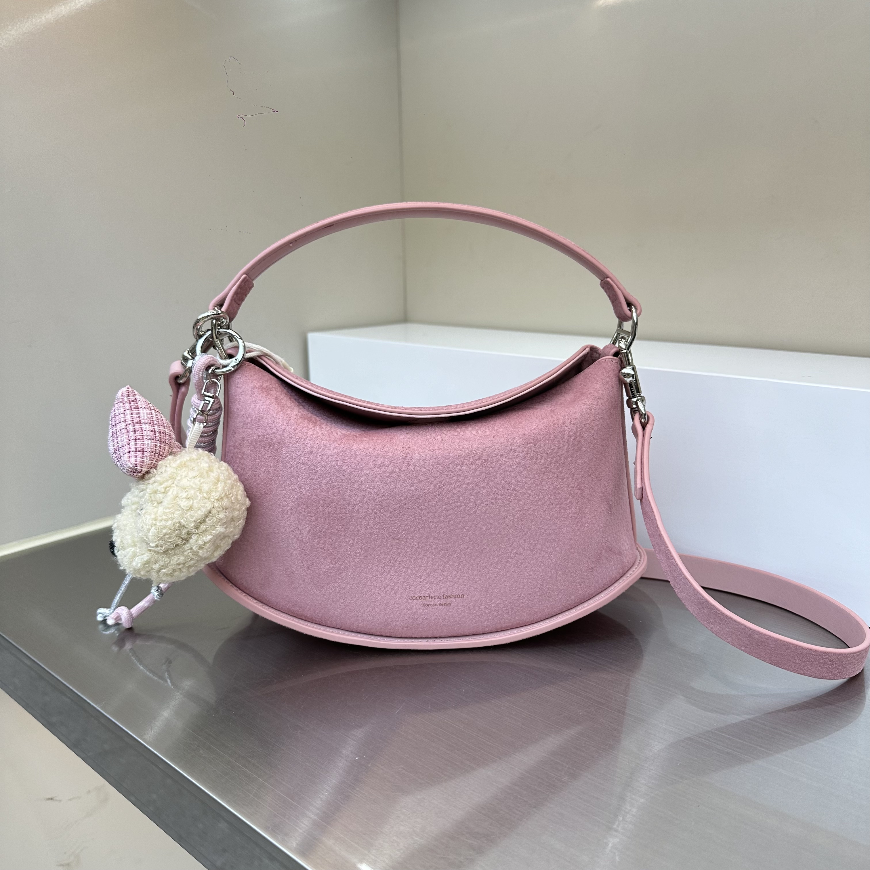 新款时尚手提月牙包百搭通勤软皮斜挎包休闲女包简约潮包纯色单肩