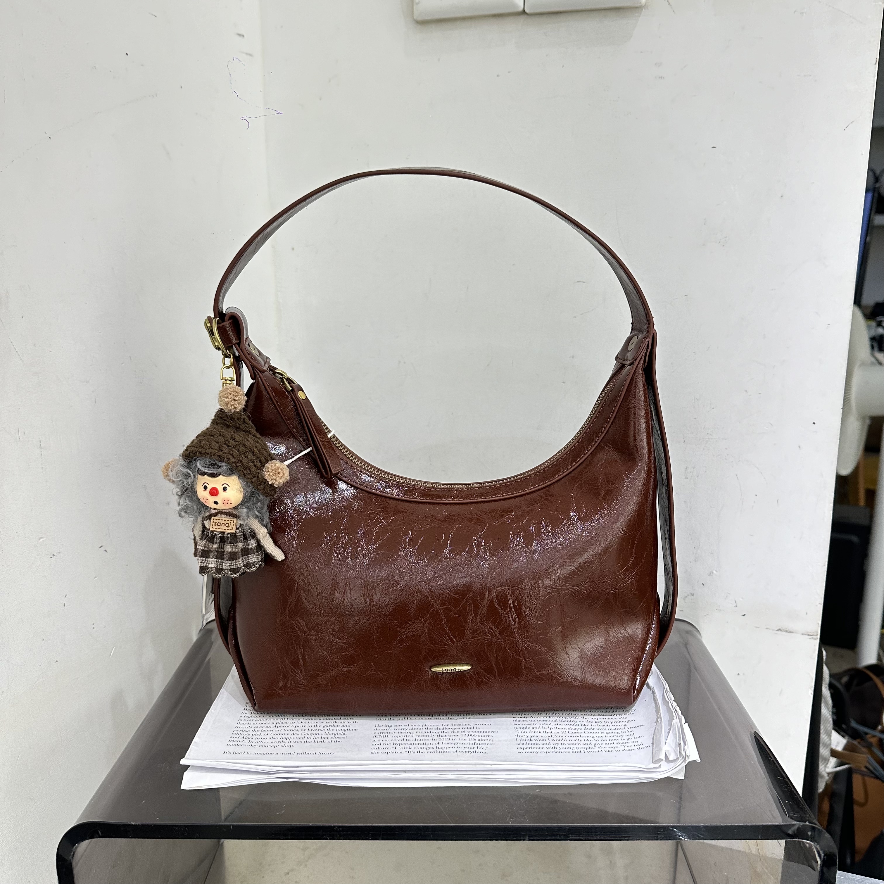 小叁七2026秋冬款软皮腋下轻便上班通勤包女复古松弛感单肩斜跨包