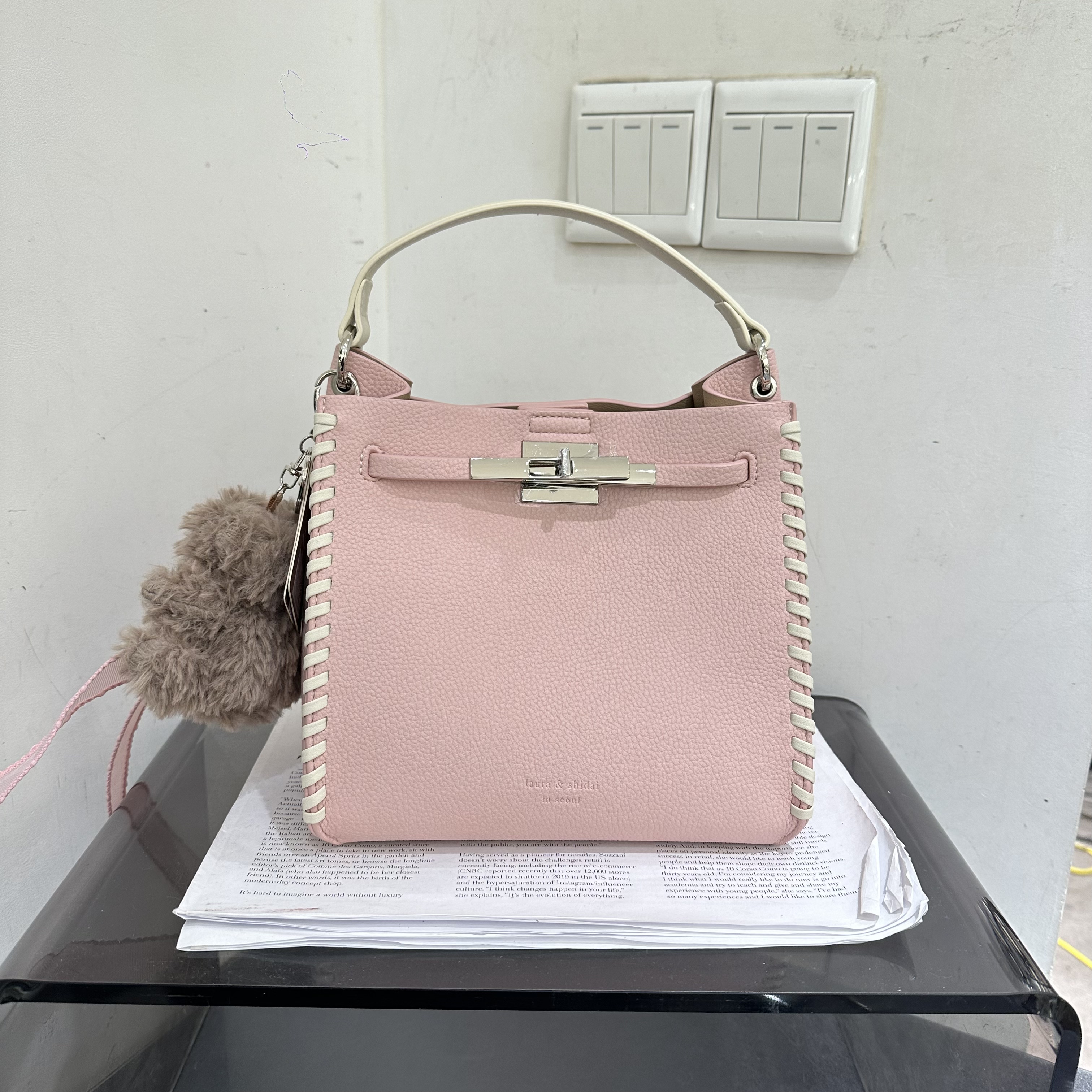 劳拉时黛新款时尚手提撞色甜美风轻便软皮小众潮时尚休闲斜挎女包