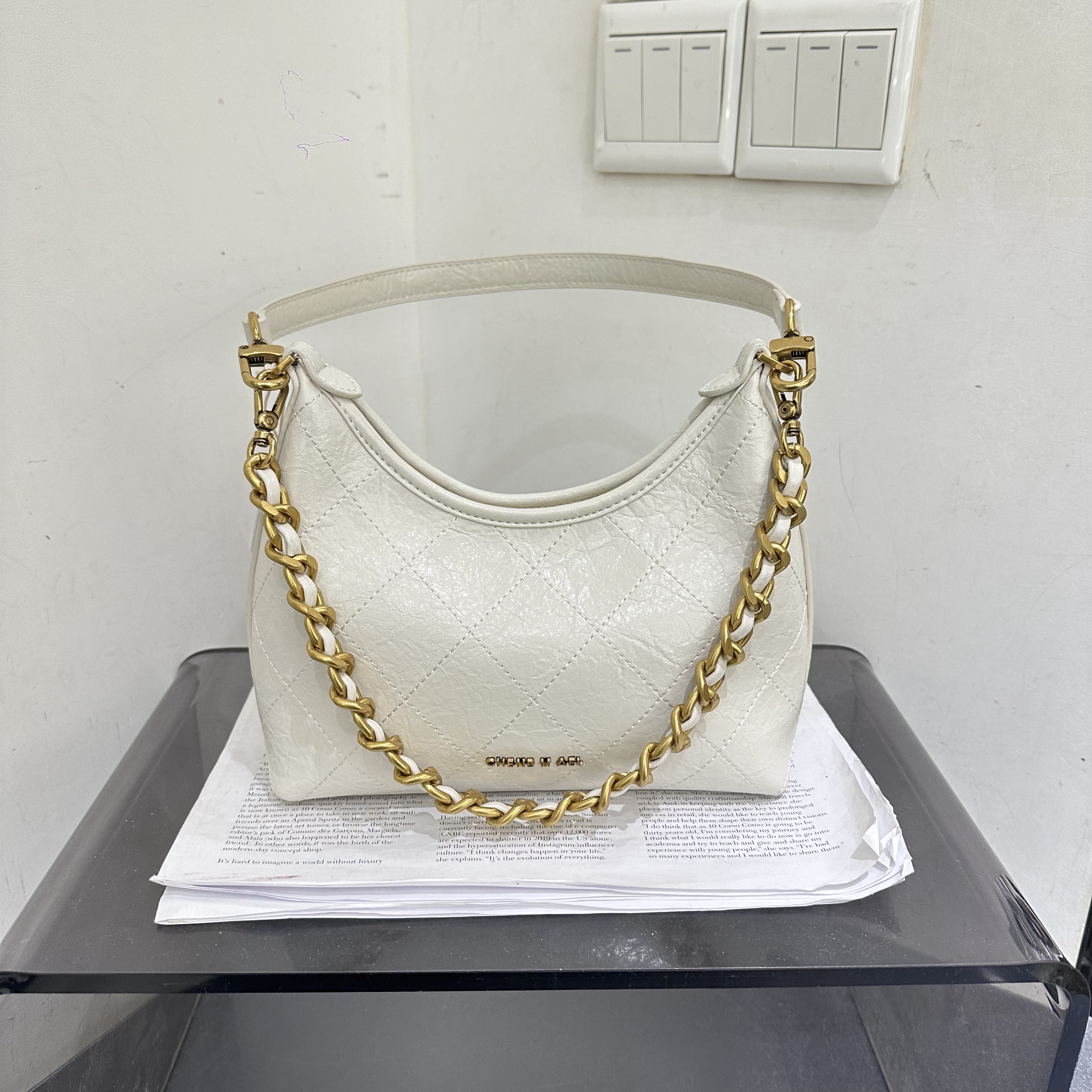 可彼娜新款复古休闲慵懒风软皮链条单肩腋下斜挎女包纯色简约菱格