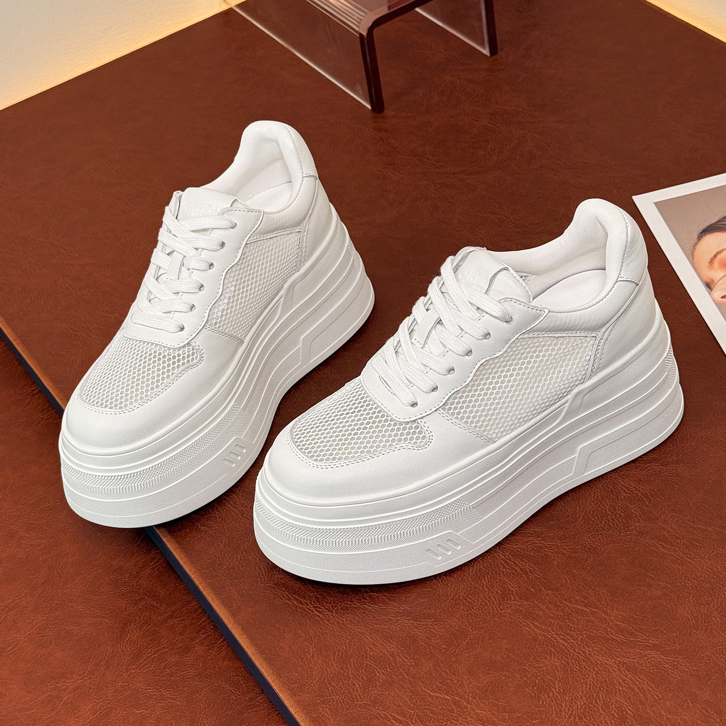 显脚小内增高9cm网面透气厚底松糕真皮百搭休闲小白鞋女2026新款