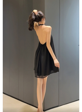 【二次初恋】纯欲风吊带睡裙女款2026新款性感挂脖露背可外穿