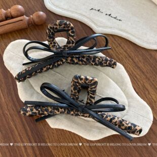 新款黑色仿皮蝴蝶结豹纹绕布发夹 时尚盘发抓夹鲨鱼夹发饰