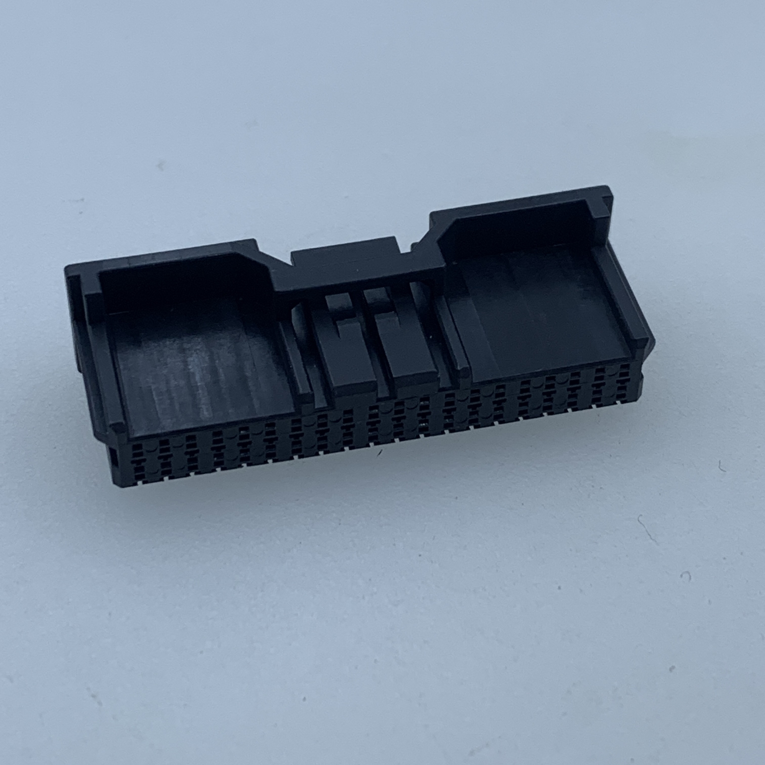 原装汽车连接器 WTB30-AW140HB1-001 胶壳外壳护套40孔的线束插头