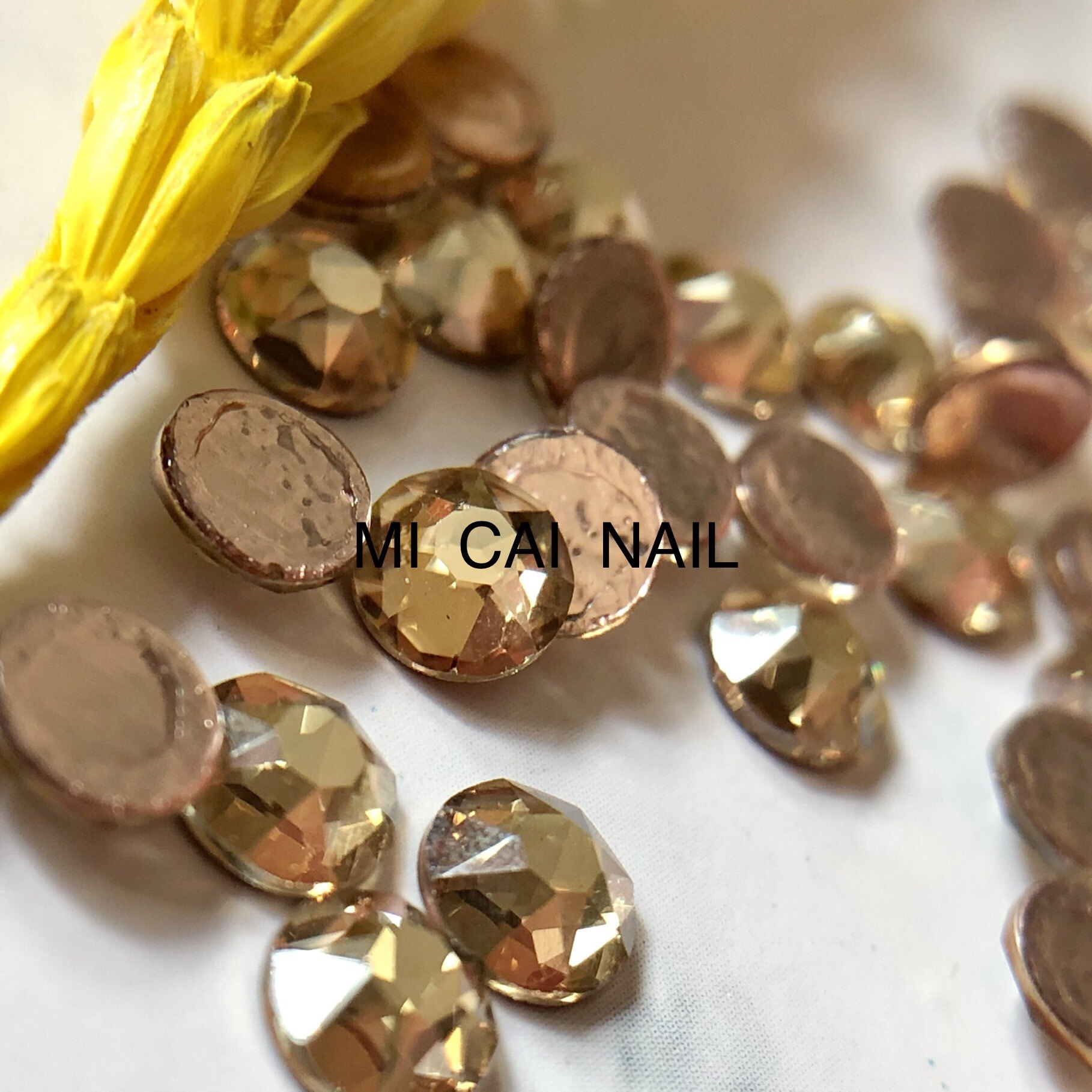 正品华子奥地利 施家钻水晶烫钻 金色魅影GSHA香槟色 超闪美甲钻,彩妆/香水/美妆工具,美甲工具,淘宝优惠券,粉丝福利购,淘宝优惠卷