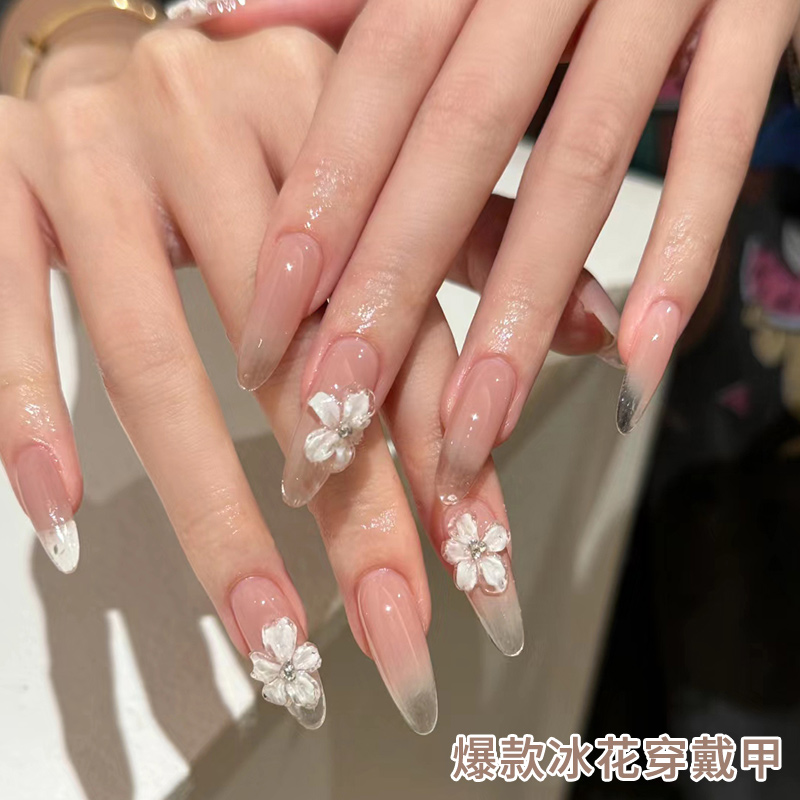 新款穿戴甲2025新年款手工穿戴甲裸色美甲冰花杏仁型指甲贴片中长