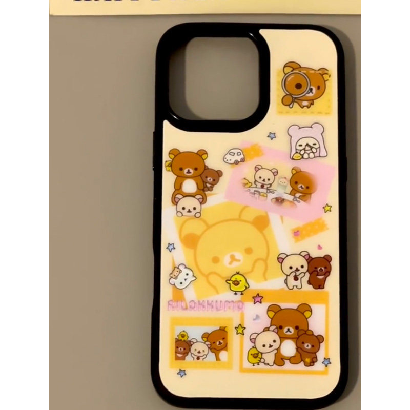可爱轻松熊聚餐适用苹果16promax手机壳iphone14pro新款13卡通12日韩简约11保护套15全包防摔14plu软边亚克力