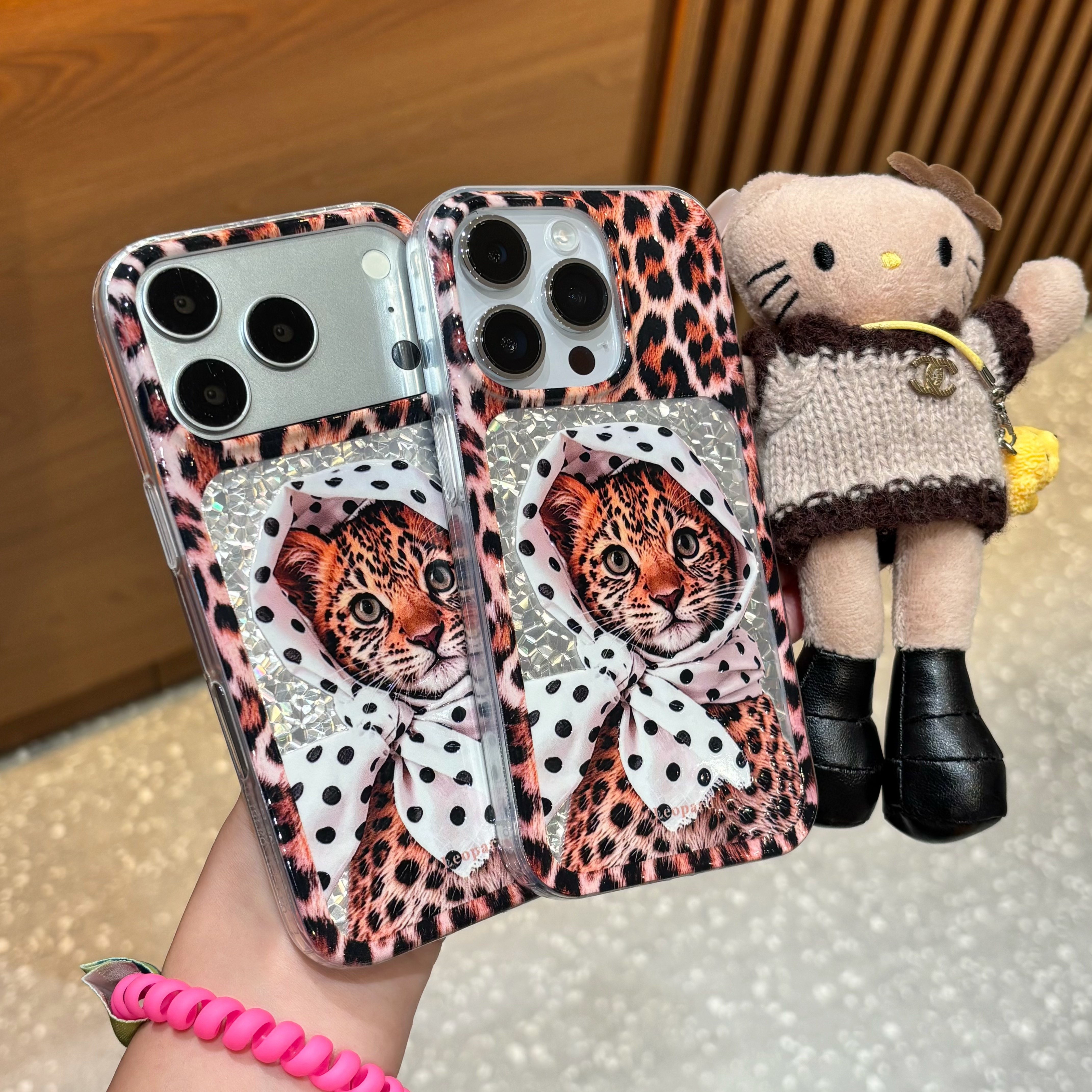 钻石纹大孔豹纹头巾老虎适用苹果17ProMax手机壳iPhone16/18pro新款15卡通13高颜值14pro创意15pro防摔12全包