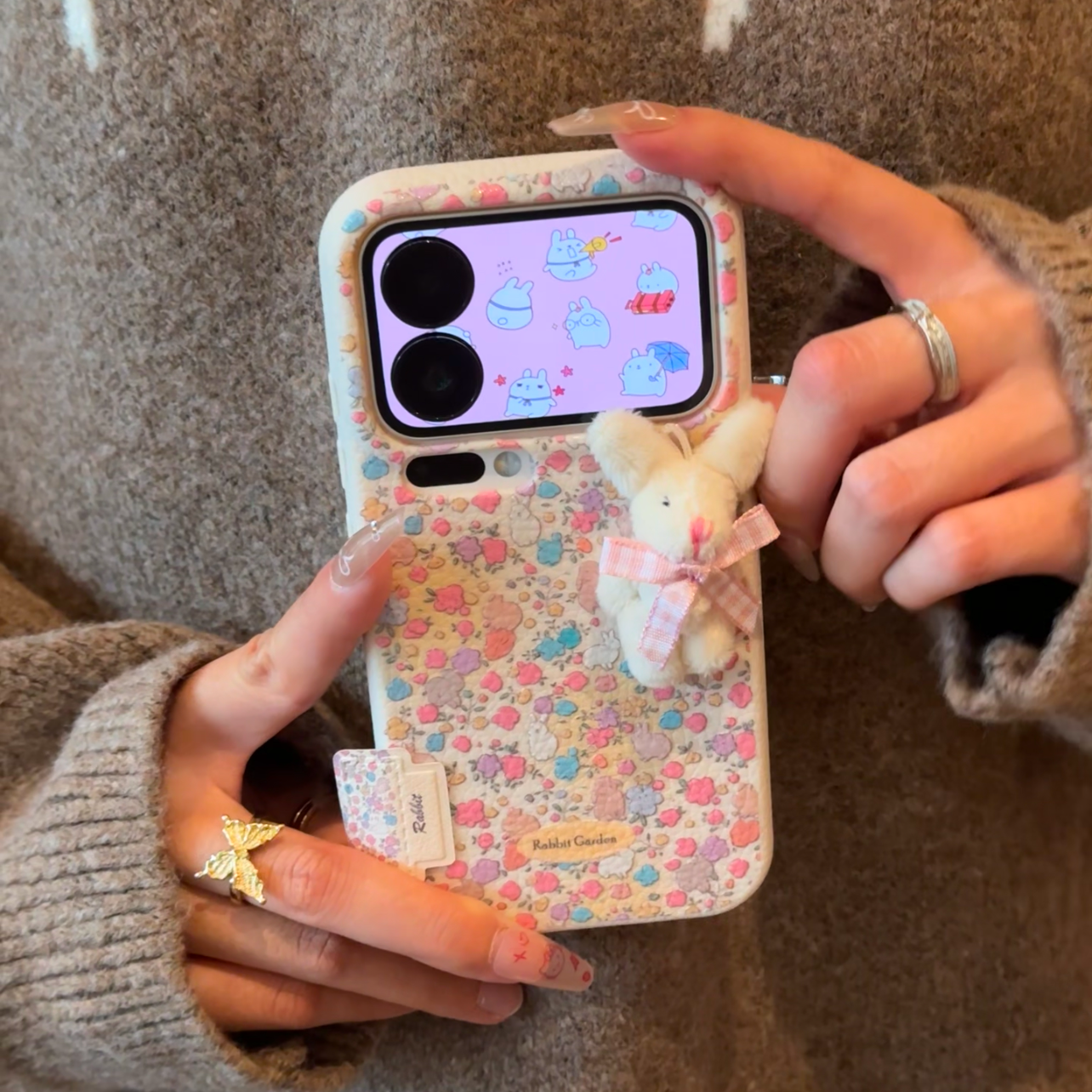 秋冬毛绒兔适用苹果17promax手机壳新款iPhone16pro卡通14华为p70保护套12可爱13小米15皮纹vivox200荣耀oppo