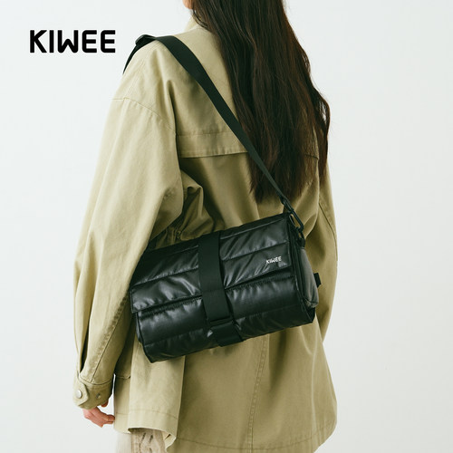 Kiwee未行三角蓬蓬包轻便斜挎