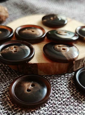 咖啡色天然牛角鼓面线槽两眼扣机车外套皮衣夹克纽扣毛衣扣子