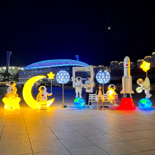 太空人大摆件卡通太空人雕塑航天户外网红发光商场样品屋展示中心