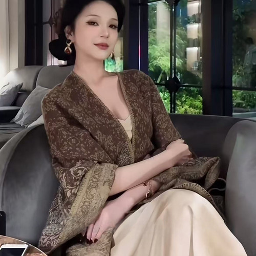 【干枯玫瑰】早春围巾披肩保暖女简约超舒适仿羊绒女外搭斗篷T51