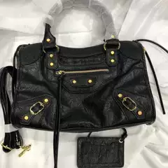 2026 New Niche Design High-End Studded Biker Bag Fashionable Commuter Shoulder Crossbody Bag Handbag for Women