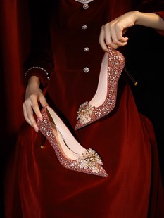 法式婚鞋女2023新款禾秀主婚纱两穿不累脚水晶酒红色秋冬细高跟鞋