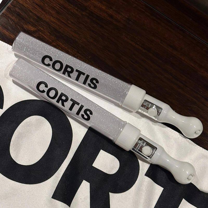CORTIS马丁赵雨凡应援棒灯牌图片