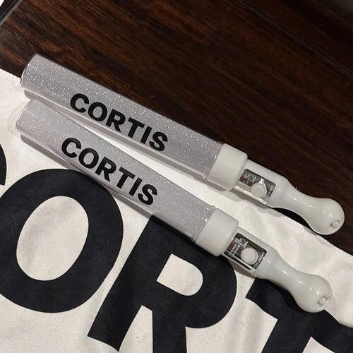 CORTIS马丁赵雨凡应援棒灯牌
