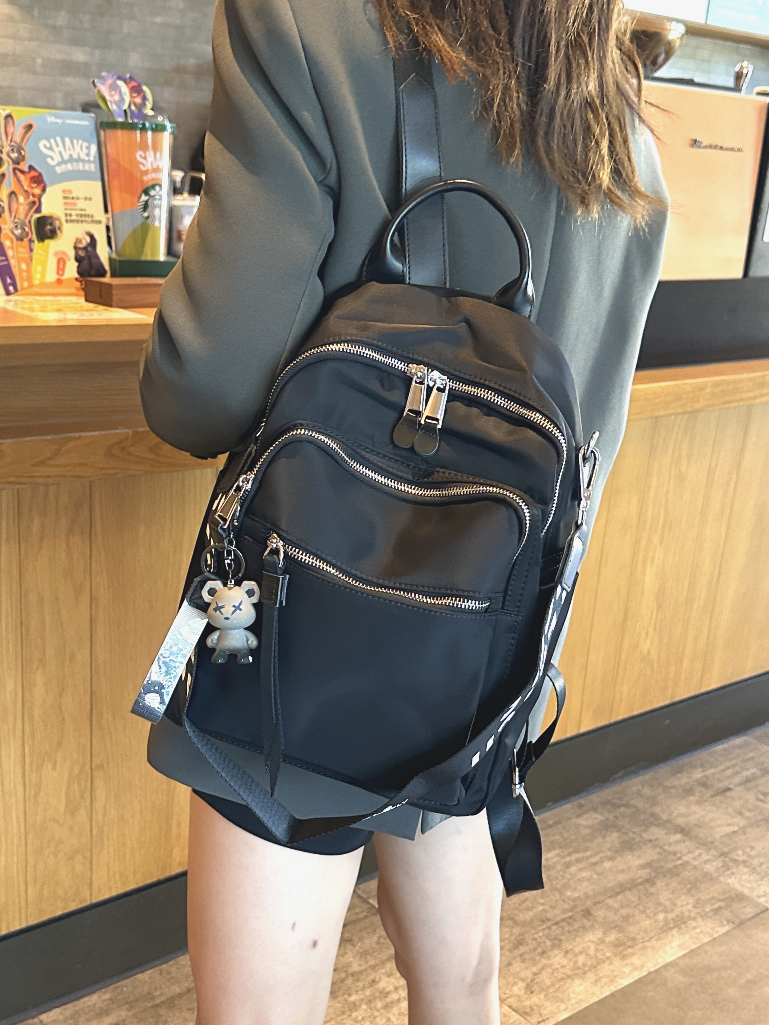 2025新款时尚高颜值轻便防水牛津布双肩包女休闲旅行背包书包登山