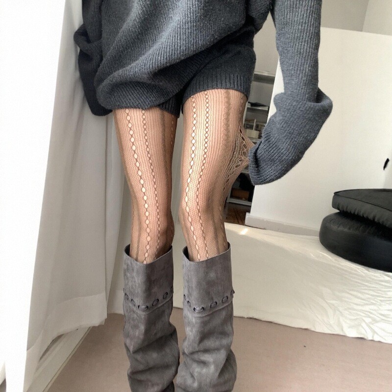 秋冬氛围感的咖色裤袜穿搭！美拉德复古竖条纹提花网袜~辣妹bi备~