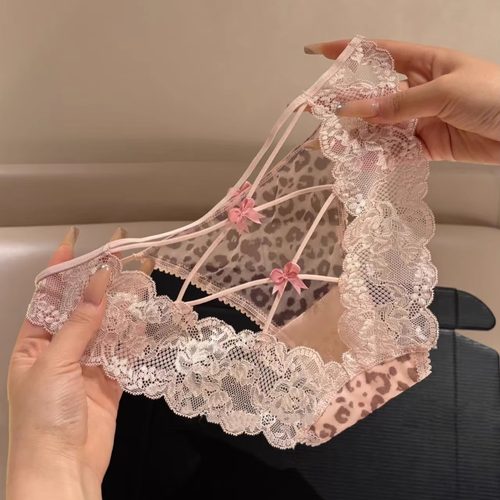 温香奶豹！纯欲性感后镂空蝴蝶结蕾丝内裤~奶乎乎的少女小烧内内~