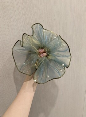 你看！像不像极光～人鱼姬幻彩花朵发圈后脑勺盘发超仙欧根纱发饰