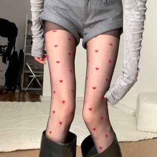 超有节日氛围 美丽黑丝把我辣哭 红色爱心丝袜和圣诞也太配了