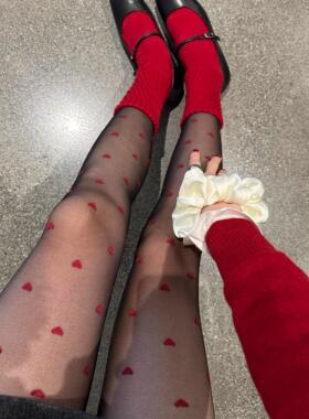 新年红叠穿太应景了！氛围感已经很浓了！chao级显白！又欲又辣！