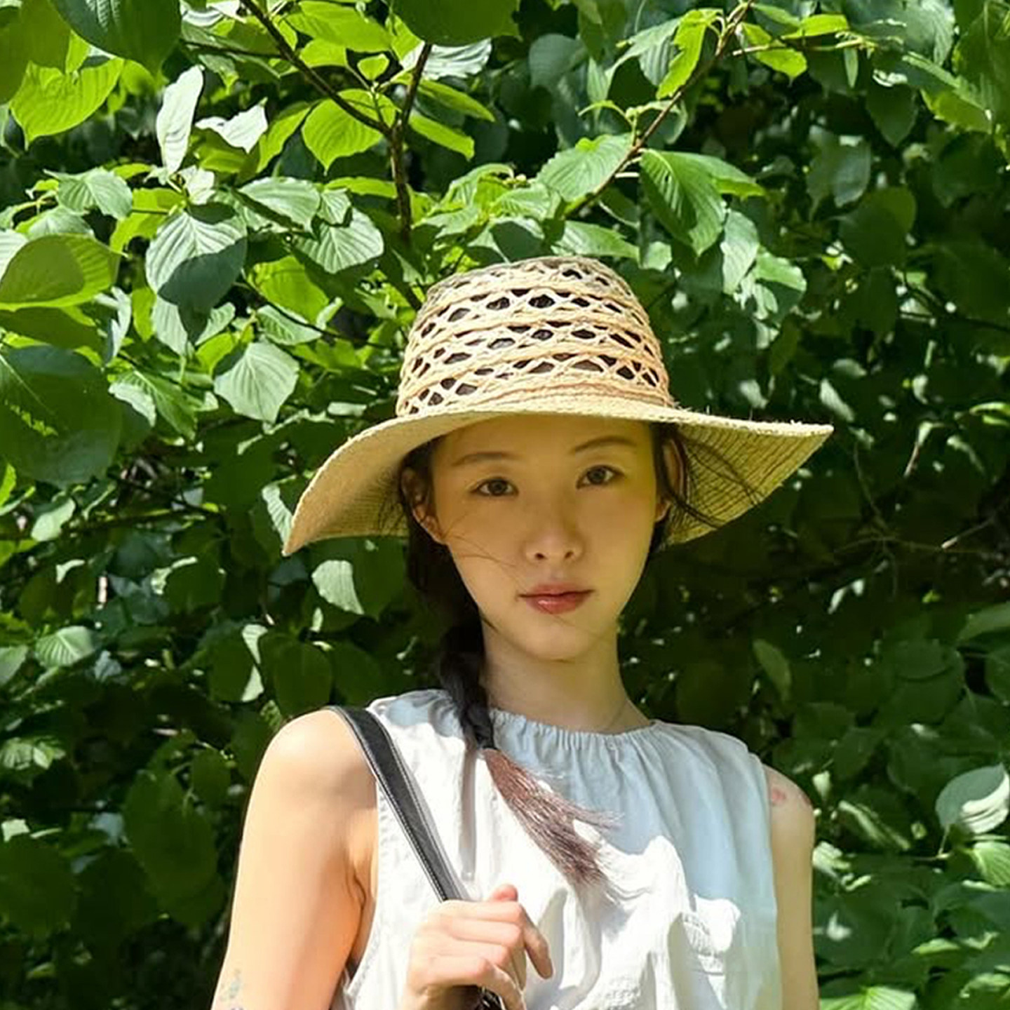 法式复古度假沙滩遮阳手工编织拉菲草帽女春夏镂空防晒帽渔夫帽子