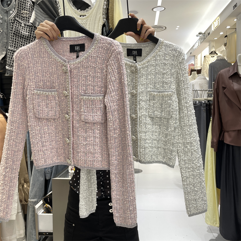DH2025秋季新款设计感单排扣圆领针织开衫高腰显瘦小香风外套