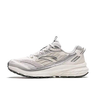 安踏AT957 复古运动舒适减震防滑耐磨低帮休闲跑步鞋男白灰银 3仓