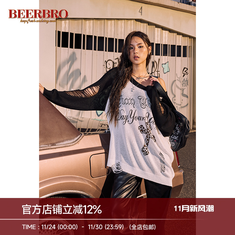 BeerBro 美式街头漏针字母印花毛衣女秋季斜肩宽松长袖毛织上衣