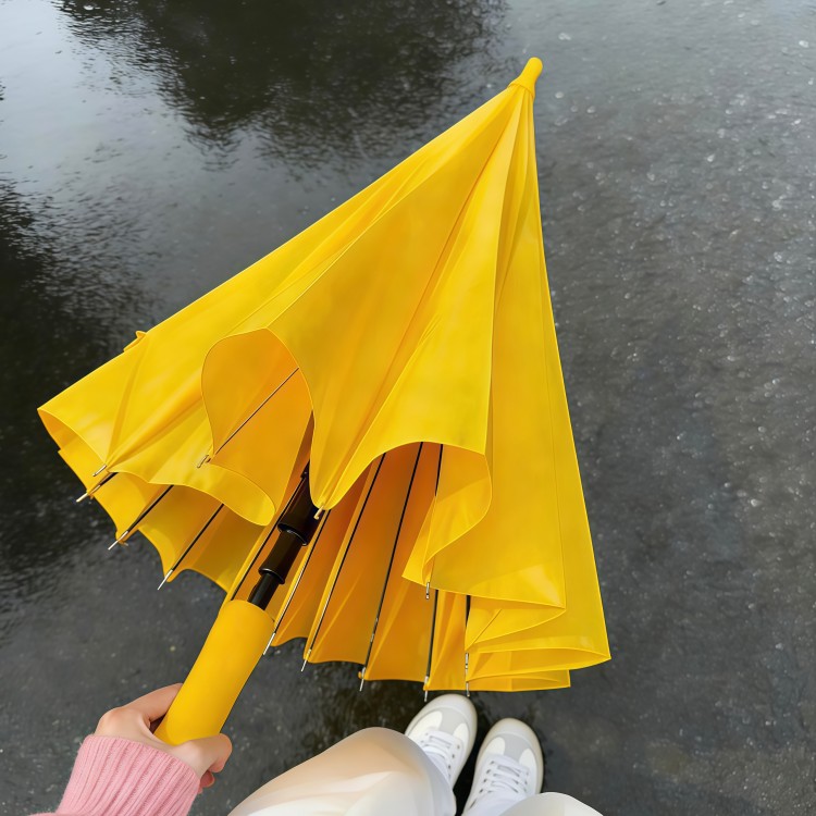 太有氛围感了~黄色雨伞女生高颜值加大加厚加固长柄拍照出片道具