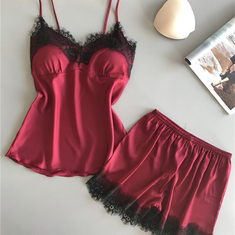 吊带睡衣女夏季冰丝两件式套装丝绸家居服聚拢大尺码薄短裤